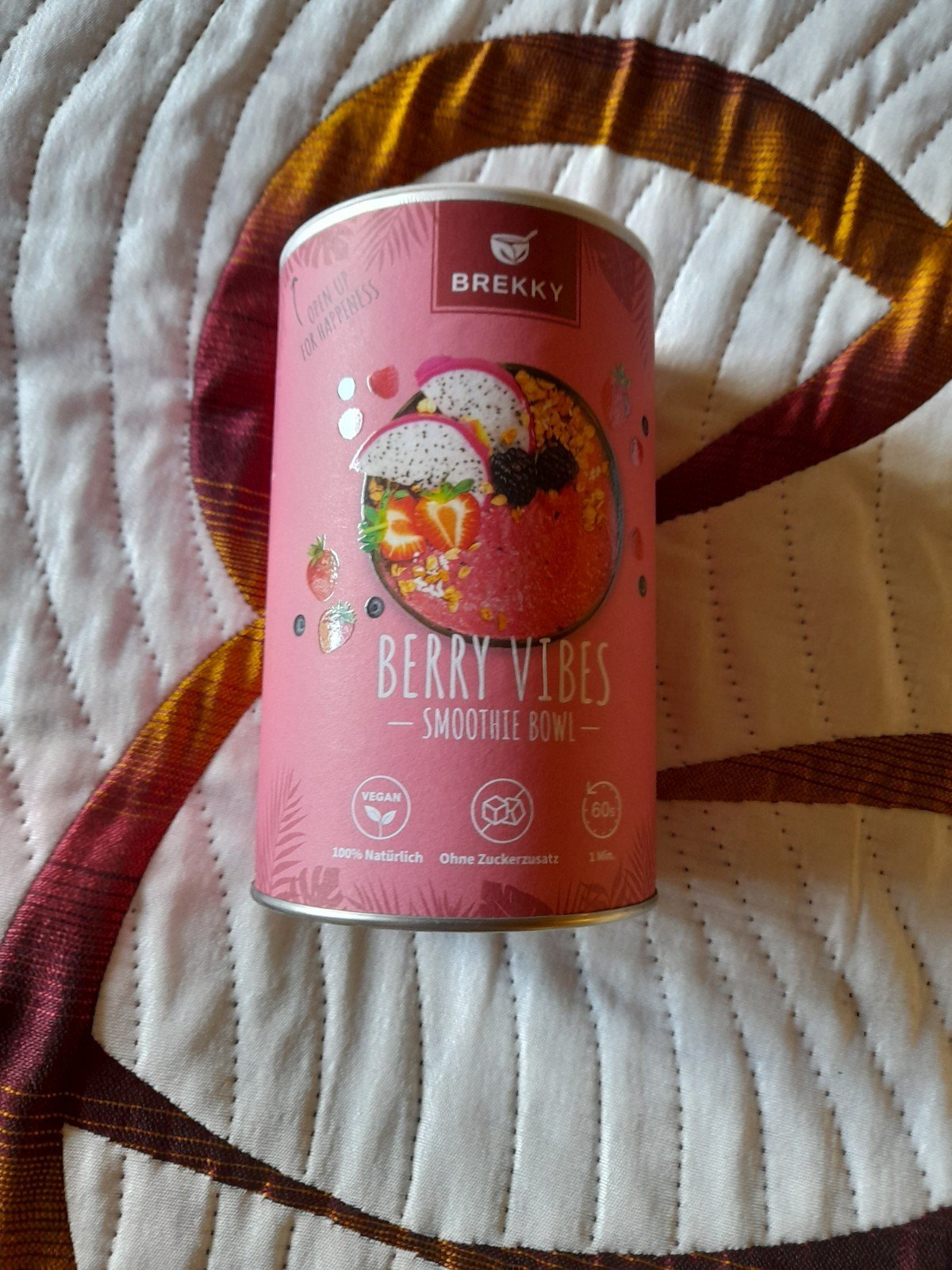 BREKKY BERRY VIBES Smoothie Bowl Vegan 100% natürlich Zutaten geöffnet BREKKY BERRY VIBES Smoothie Bowl Vegan 100% natürlich Zutaten geöffnet